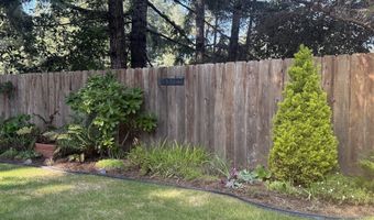 1099 PARKVIEW Dr, Brookings, OR 97415