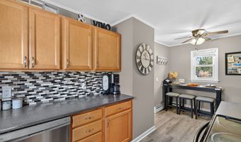 5 Robin Ln, Clinton, CT 06413