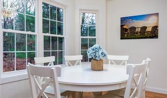 247 Glen Hill Dr, North Kingstown, RI 02874