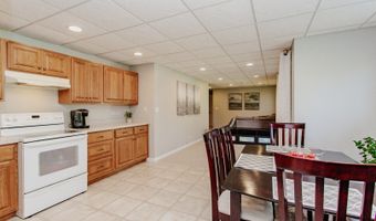 3 BLACKWOLF Ct, Algonquin, IL 60102
