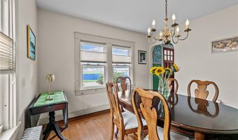 129 Bliss Mine Rd, Newport, RI 02840