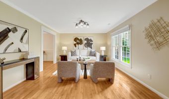 4003 KLOMAN St, Annandale, VA 22003