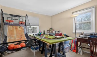 41 Montclair Ave, Airmont, NY 10952