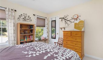 16 Taylor Ln, Warwick, RI 02886