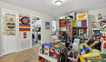 10535 SW CRESTWOOD Dr, Beaverton, OR 97008