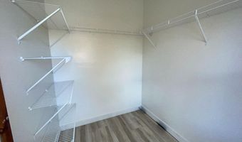 212 N WATER St, Algoma, WI 54201