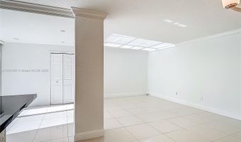 3552 Magellan Cir 122, Aventura, FL 33180