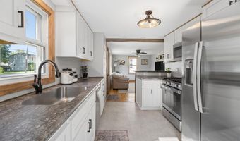1352 W COMMERCIAL St, Appleton, WI 54914
