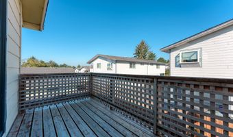 749 1ST St, Brookings, OR 97415