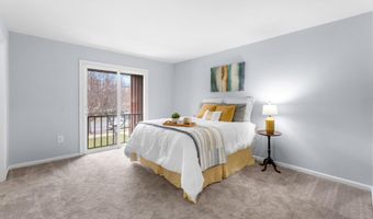 4107 MASSACHUSETTS Ave SE 9, Washington, DC 20019