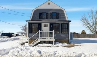 11 Boylston St, Acushnet, MA 02743