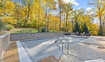 209 River Dr, Bloomfield, IN 47424