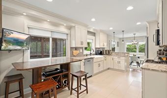 1738 E JONQUIL Ter, Arlington Heights, IL 60004