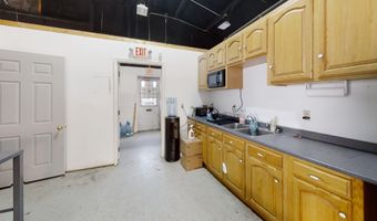 213 Washington St S, Auburn, ME 04210