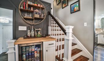715 Edgewater Dr, Amherst, NY 14228