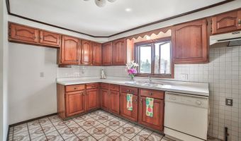 831 W Gebhard Ln, Alden, NY 14004
