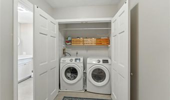 3 Sandy Ln, Bristol, RI 02809