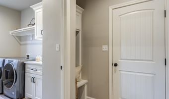 135 Calvin Dr, Wolfforth, TX 79382