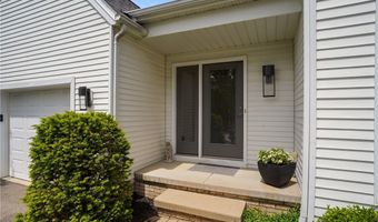 255 Bonnie Ln, Aurora, OH 44202