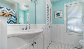 237 Sea Dreams Dr, Atlantic Beach, NC 28512