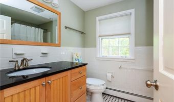 65 Walnut Dr, East Greenwich, RI 02818