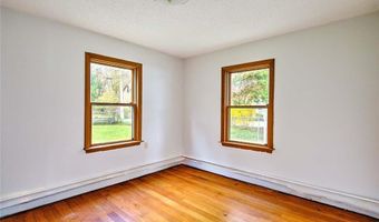 35 Hanson Rd, Barrington, RI 02806