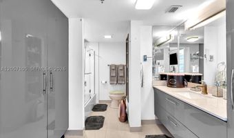 20515 E Country Club Dr 2048, Aventura, FL 33180