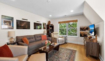866 Blackberry Ln, Ashland, OR 97520