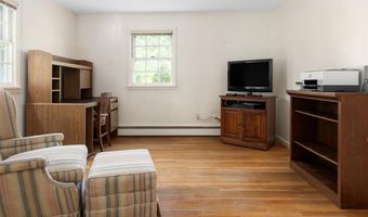 58 Sycamore Dr, East Greenwich, RI 02818