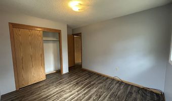 624 Kersten St, Bottineau, ND 58318