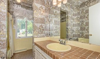 191 Parkview Dr, Aurora, OH 44202