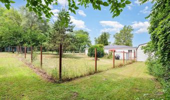 235 Riverside Dr, Alma, MI 48801
