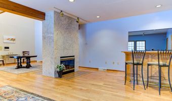 9 University Pl, Amsterdam, NY 12010