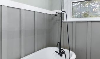 906 Fair St, Camden, SC 29020