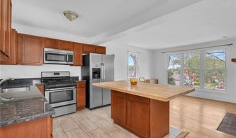 14 Barnsdale Rd, East Providence, RI 02914