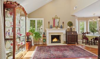51 Hale Ln 51, Darien, CT 06820