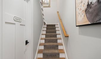 48 TRAVELERS Ct, East Greenwich, RI 02818