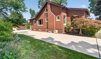 156 Woodhill Dr, Amherst, OH 44001
