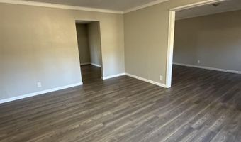 32 Slate St, Atmore, AL 36502