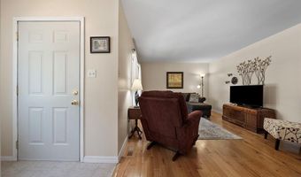 288 Brightfield Dr, Ballwin, MO 63021