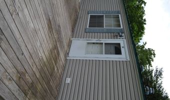 305 N Eighth St, Albion, IL 62806
