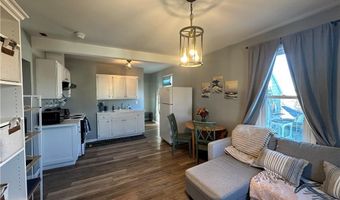 49 E Bowery St 3, Newport, RI 02840