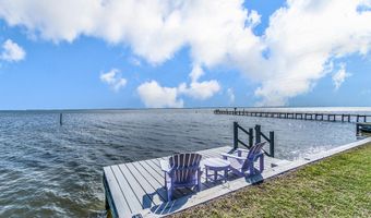 111 Waterway Ct, Aydlett, NC 27916