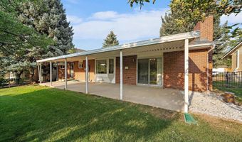 667 S Oswego Ct, Aurora, CO 80012