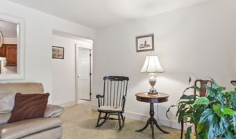 24 Parkwood Dr, Augusta, ME 04330