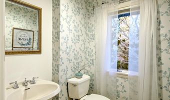 377 Rumstick Rd, Barrington, RI 02806