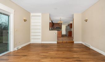 3 Springwood Manor Dr, Albany, NY 12211