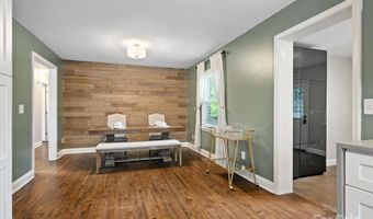 3839 Woodleaf Rd, Charlotte, NC 28205