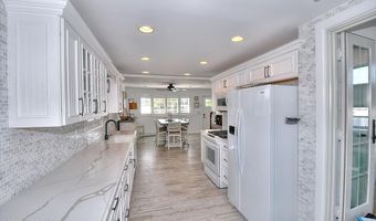 21 Drake Dr, Bayville, NJ 08721