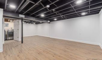 522 N Castle Rd, Addison, IL 60101